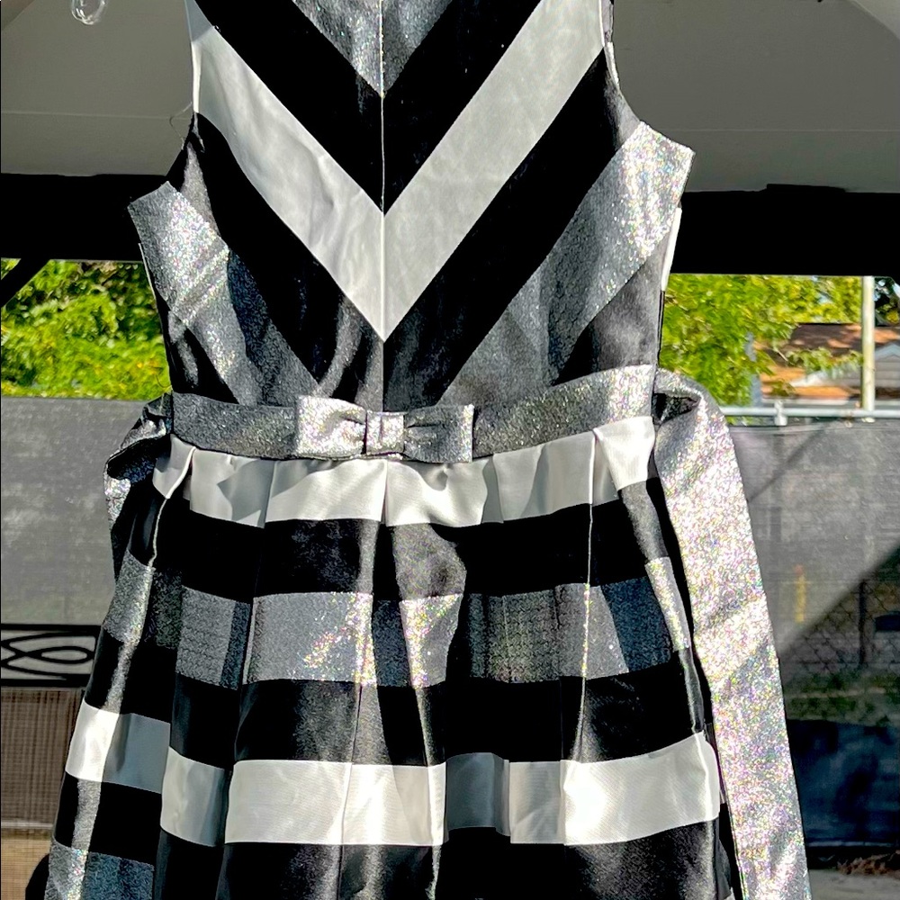 Bonnie and Jean black/white/silver like new dress size 12 girls